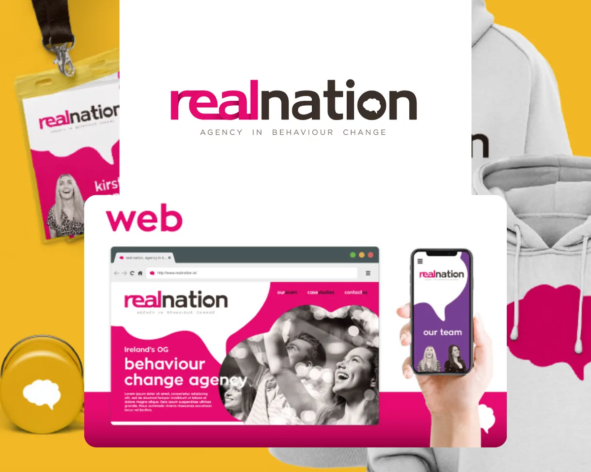 Papelaria da Realnation — ecobag, crachá, moletom, canecas e caneta — ao lado do site e do app da agência.